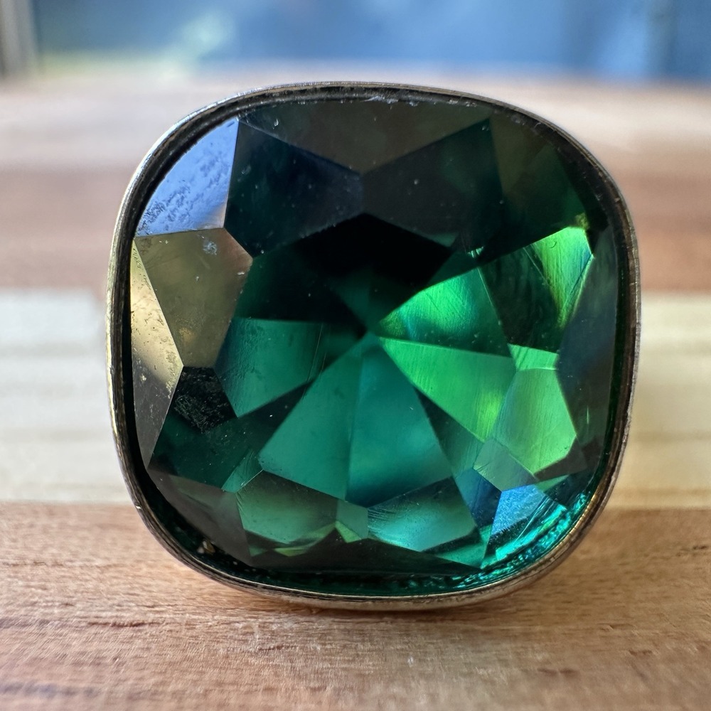 Vintage‎ Accent Ring Size 7.25 Faceted Green Crystal Glass Silver Plated